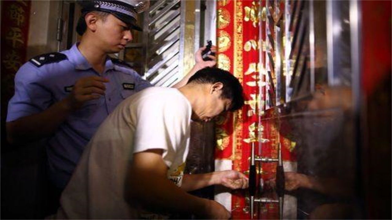 玉林请开锁师傅开了锁后，师傅